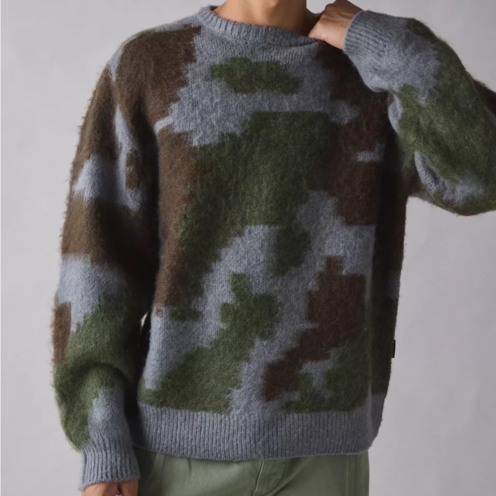 NEW Gramicci Camo Pattern Crew Neck Sweater